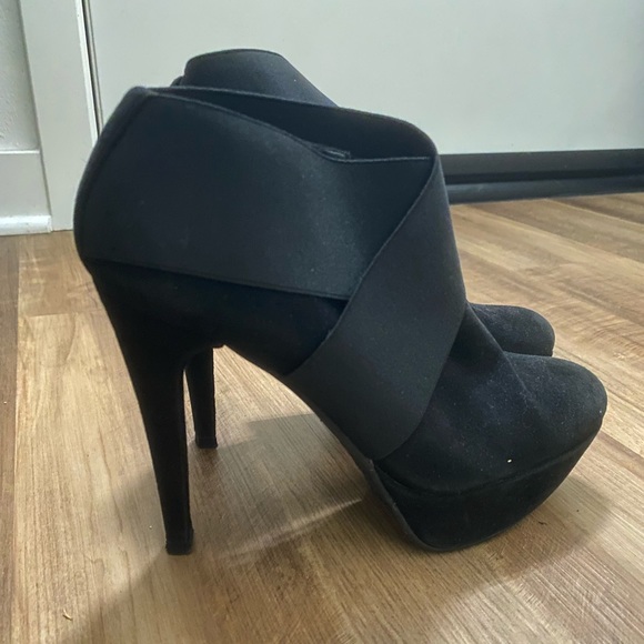 Stuart Weitzman Kilgore Boot - Picture 4 of 5